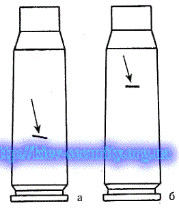 След от края крышки ствольной коробки (указан стрелкой) на корпусе гильзы, стрелянной в СК.С (а) и АКМ (б)